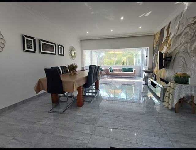 3 BEDROOM APARTMENT FOR SALE IN ESSENWOOD